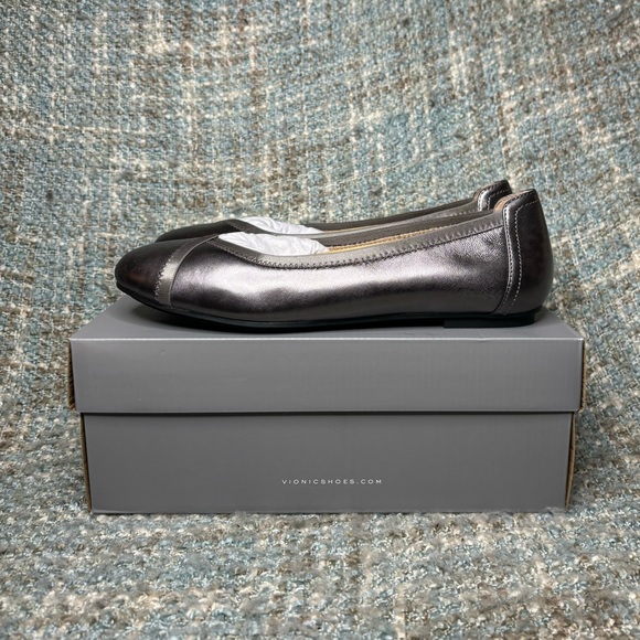 Vionic Caroll Metallic Ballet Flat w/ Concealed Orthotic Arch Support in Pewter - Picture 1 of 9